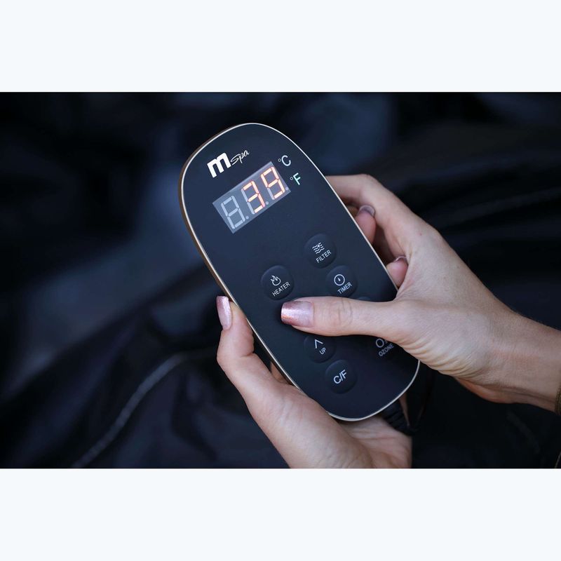 Medence hidromasszázsal 6 személyes MSpa Premium Super Camaro fekete 21