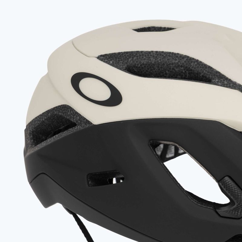 Kerékpáros sisak Oakley Aro5 Race EU matte sand/black 8